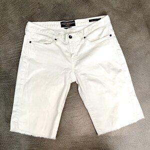 Lucky Brand White "Abbey Bermuda" shorts - size 8/29